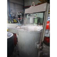 ALU holding ladle ALU BALZER with lifting beam & gearbox